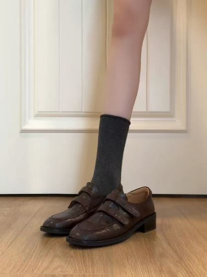 Picture of 厚底魔术贴乐福鞋女2026秋冬新款通勤粗跟单鞋一脚蹬英伦风小皮鞋